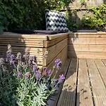 Quirky Little End Of Terrace 요크