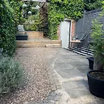 Quirky Little End Of Terrace *