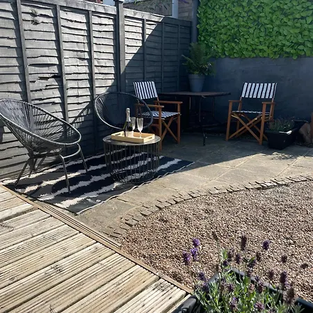 Quirky Little End Of Terrace