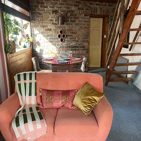 Quirky Little End Of Terrace York